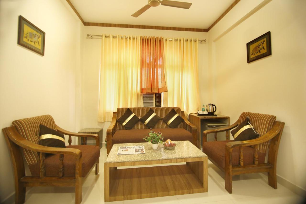 Hotel Sheetal Regency,Near Janambhumi Mathura Exterior photo